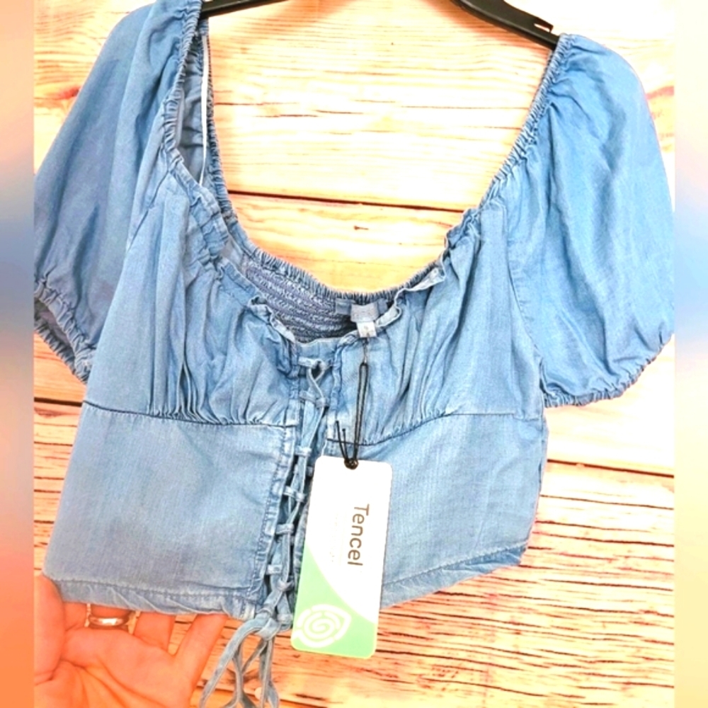 NWTs "Love Tree" Denim Lace up Crop Top!💗